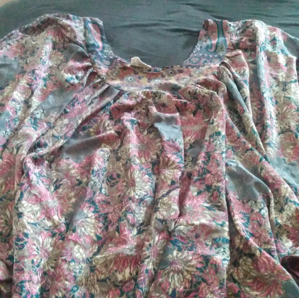 Flowy batwing style shirt